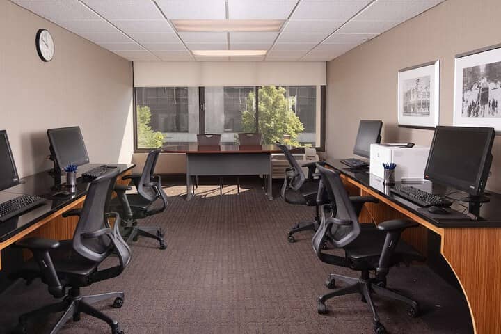 Business Center 34 of 38
