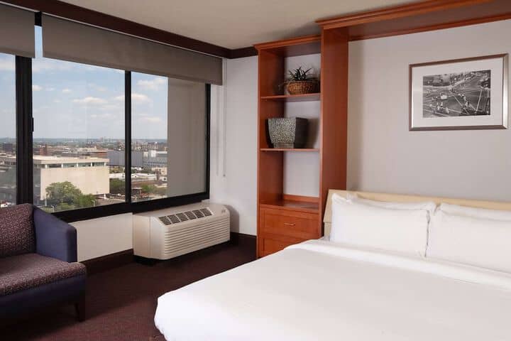 Room 6 of 38